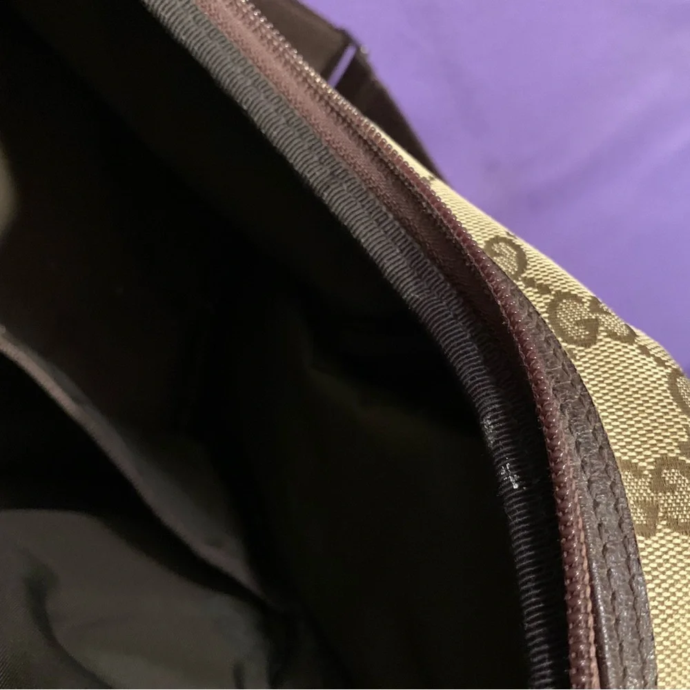 Gucci GG Canvas Messenger Bag